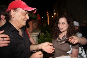 Gigione firma autografi