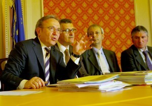 conferenza_stampa_provincia_6-300x209