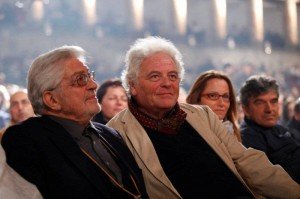 Piero-Cesanelli-e-il-regista-Ettore-SCOLA-alle-serate-finali-musicultura-2009-300x199