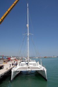 catamarano.-riparazione-eseguite-dal-cantiere-anconetani-1-199x300