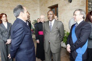 visita_ambasciatore_1 visita_ambasciatore_1-300x200