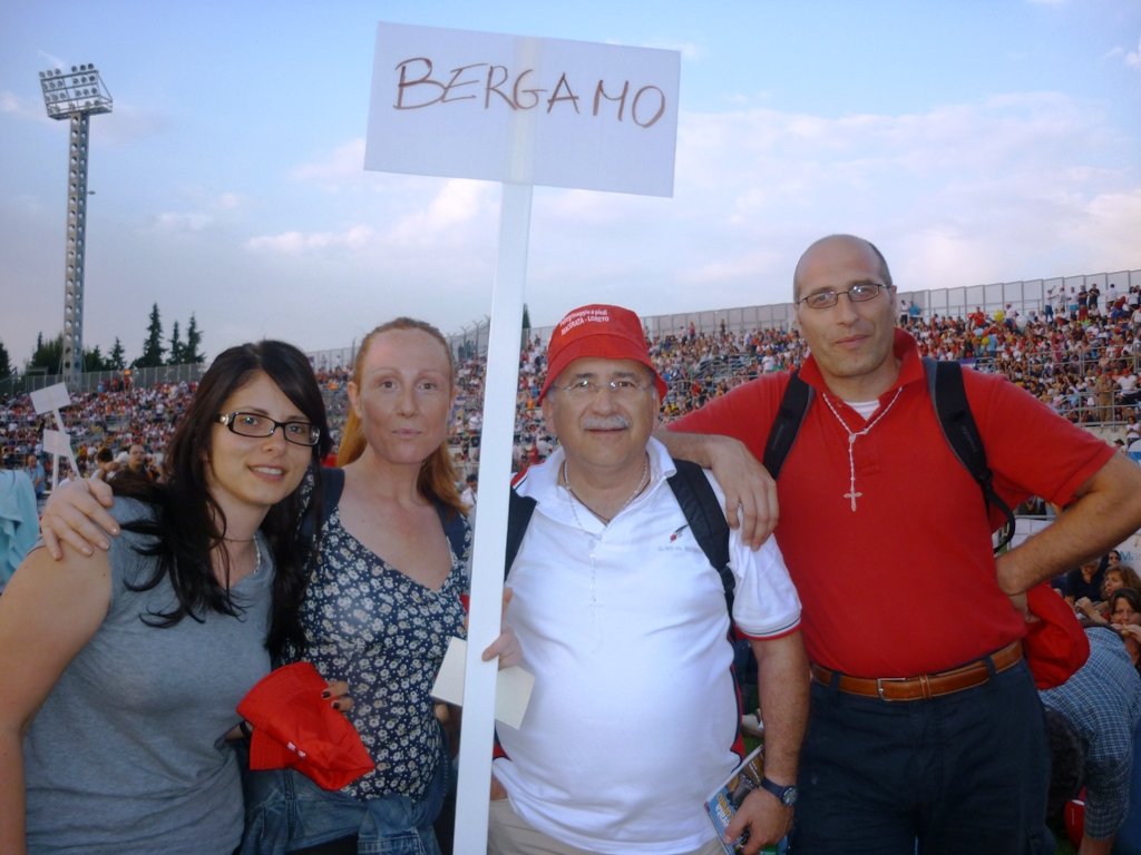 P10203201