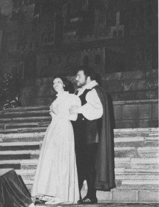 PavarottilLucianoRigoletto1975PavarottiPizzo-1-230x300