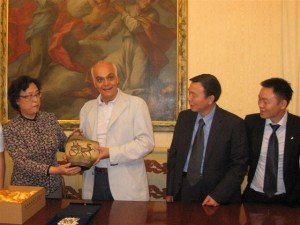 foto-visita-console-generale-Zhou-Yunqui-006-300x225