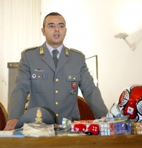 finanza_sequestro_materiale_1 finanza_sequestro_materiale_1-287x300