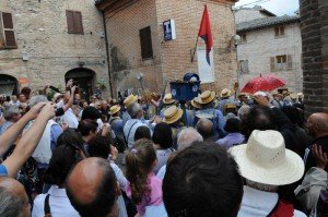 gruppo_folk_la_racchia gruppo_folk_la_racchia-1-300x199
