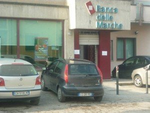 bancamarche_rapina2 bancamarche_rapina2-300x225