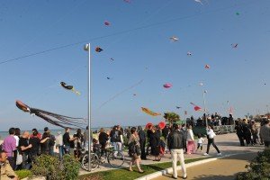 1-maggio-aquiloni-lungomaresud-10-300x200