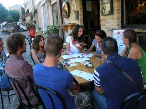 young-cafè_uno-dei-tavoli_28giugno2011-300x224