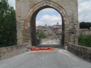 PONTE-DEL-DIAVOLO-LAVORI-SDC11005-2221-300x225