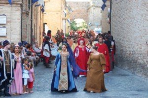 Apimarche-Corteo-storico