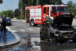incendio auto via Crescimbeni incendio-auto-via-crescibeni