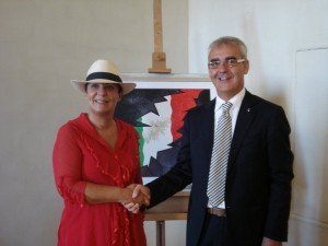Artista Isabella Crucianelli con il sindaco Carancini Artista-Isabella-Crucianelli-con-il-sindaco-Carancini
