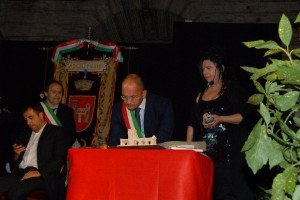 RIEVOCAZIONE-FIRMA-GEMELLAGGIO-PONTI-DEL-DAIVOLO-ASCOLI-DSC_0029-300x200