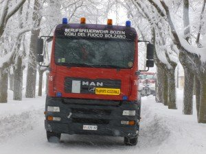 13-Vigili-del-Fuoco-di-Bolzano-a-Cingoli-Viale-G.Valentini-06-02-12-Foto-Principi-Armando.-300x225