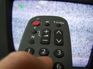 18040056_canone-rai-televisione-dello-spreco-noi-paghiamo-2