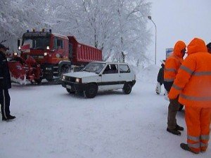 8-Vigili-del-Fuoco-di-Bolzano-a-Cingoli-Viale-G.Valentini-06-02-12-Foto-Principi-Armando.-300x225