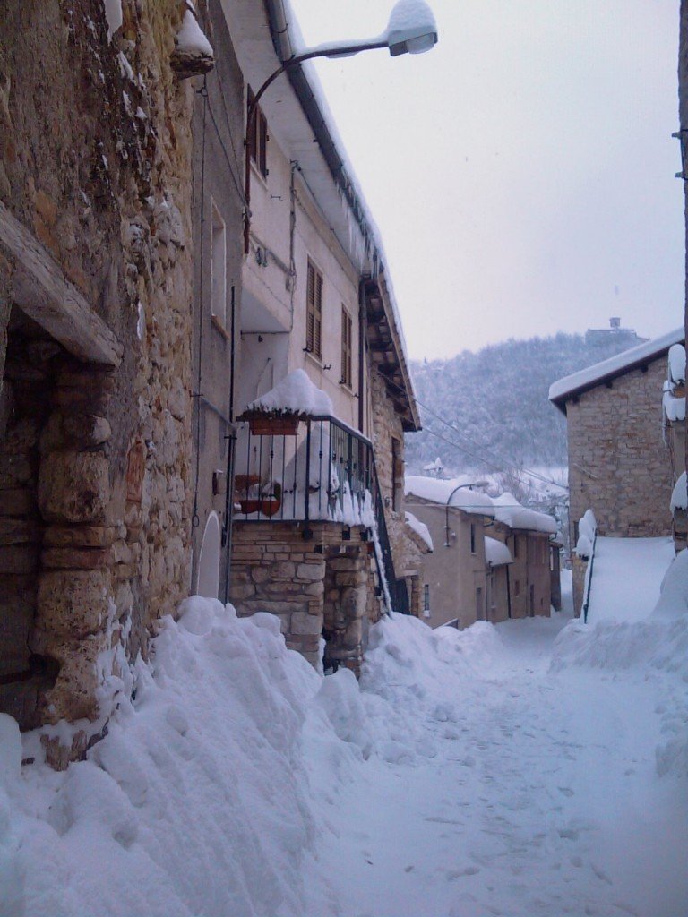Neve-a-Cessapaolombo-foto-di-Ermanno-Pieroni-7-768x1024