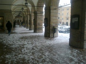 Neve5feb-San-Severino-Portici-Claudio-Scarponi-300x225