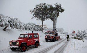 civitanova_copyright-Luigi-Gasparroni_neve_vigili_fuoco-2-300x184
