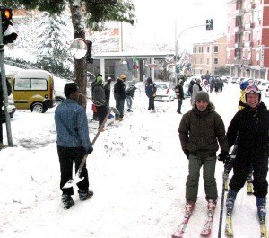 sciatori_macerata_neve_2012-1-300x265