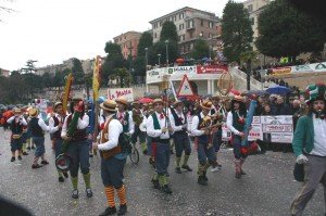 AB-La-banda-musicale-La-matta-di-San-Costanzo