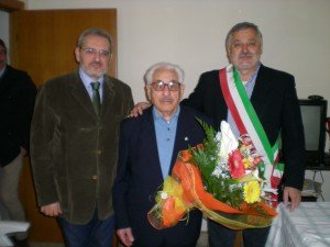 Erminio Moscarino con il figlio e l'assessore canesin Erminio-Moscarino-con-il-figlio-e-lassessore-canesin