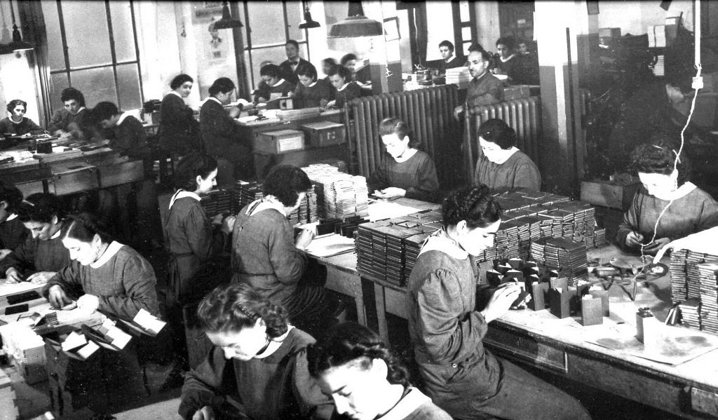 Gabrielli-operaie-al-lavoro-1