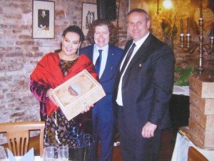 Ines Salazar, Alfredo Sorichetti ed il sindaco Stefano Cardinali Ines-Salazar-Alfredo-Sorichetti-ed-il-sindaco-Stefano-Cardinali