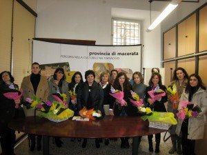 gruppodonne8marzo1-300x225