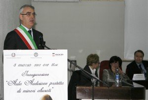inaugurazione_aula_protetta_tribunale (10) inaugurazione_aula_protetta_tribunale-10-300x203