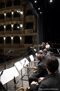 Massimo Morganti che smette i panni di direttore d'orchestra per suonare Massimo-Morganti-che-smette-i-panni-di-direttore-dorchestra-per-suonare