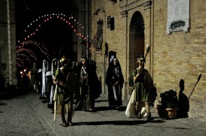 Rievocazione-storica-della-Passione-di-Cristo-_-M.S.-Pietrangeli-_foto-G.Medori-e-M.Tiburzi-10-300x199