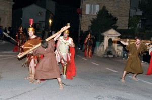 Rievocazione-storica-della-Passione-di-Cristo-_-M.S.-Pietrangeli-_foto-G.Medori-e-M.Tiburzi-11-300x199