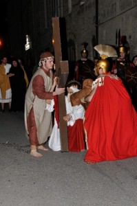Rievocazione-storica-della-Passione-di-Cristo-_-M.S.-Pietrangeli-_foto-G.Medori-e-M.Tiburzi-12-199x300
