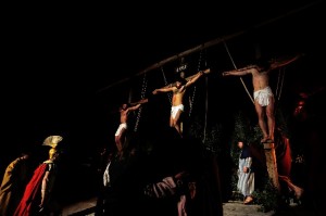 Rievocazione-storica-della-Passione-di-Cristo-_-M.S.-Pietrangeli-_foto-G.Medori-e-M.Tiburzi-15-300x199