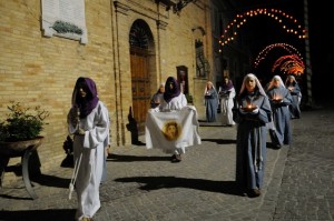 Rievocazione-storica-della-Passione-di-Cristo-_-M.S.-Pietrangeli-_foto-G.Medori-e-M.Tiburzi-20-300x199
