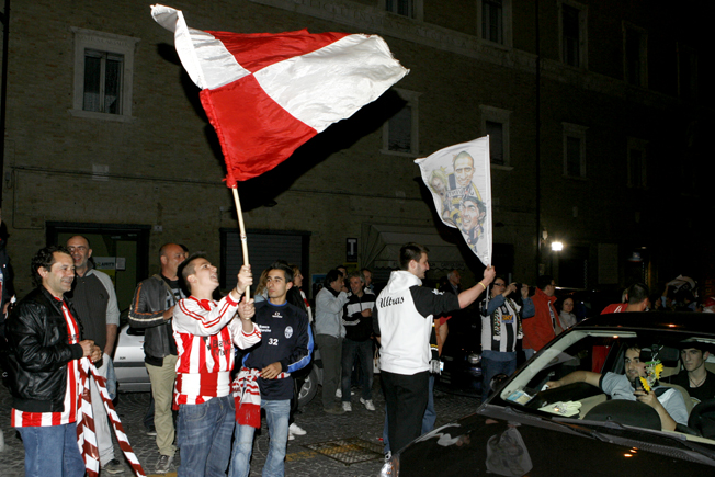 Festa-Juventus-Piazza-della-Libertà-Macerata-11