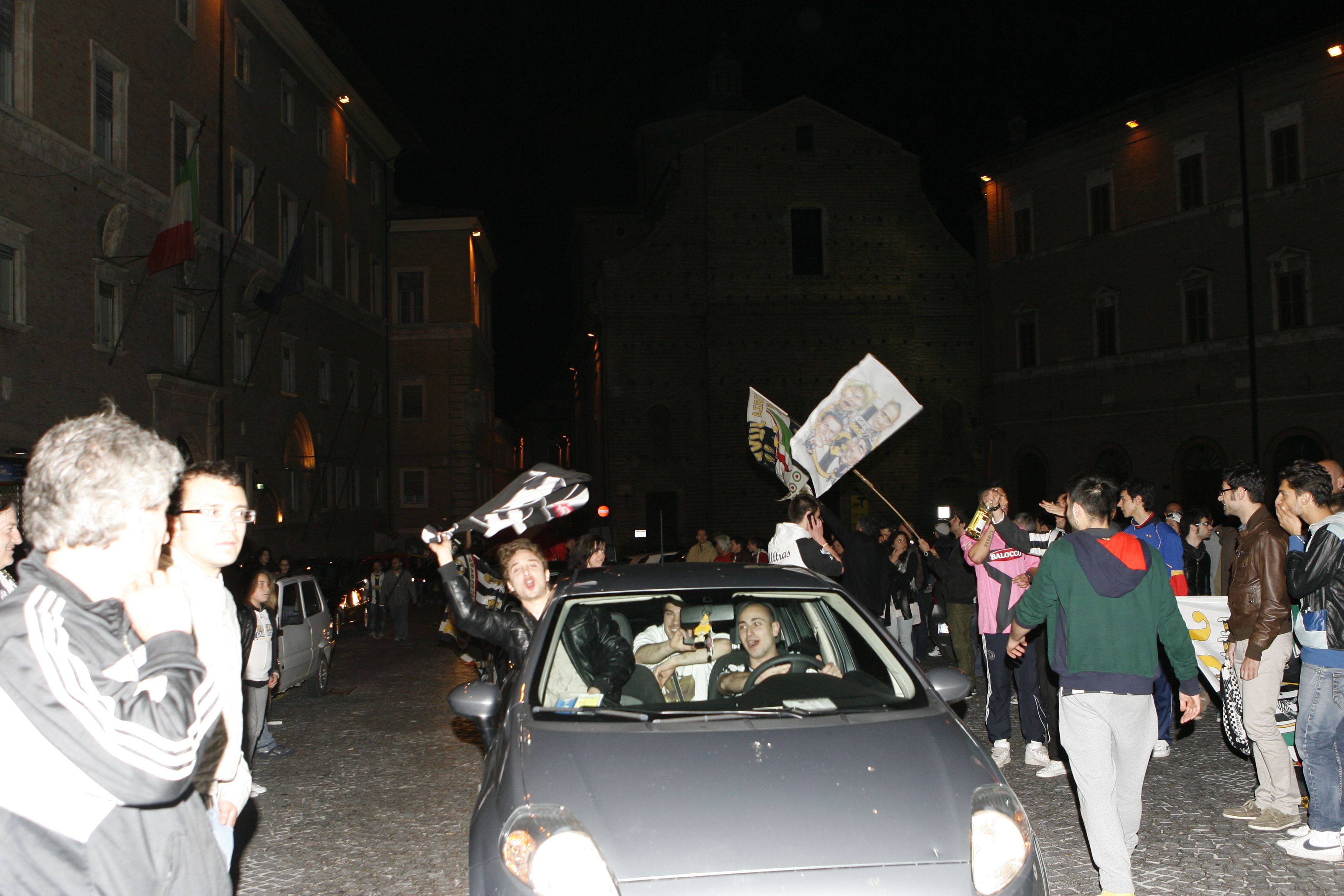 Festa-Juventus-Piazza-della-Libertà-Macerata-12