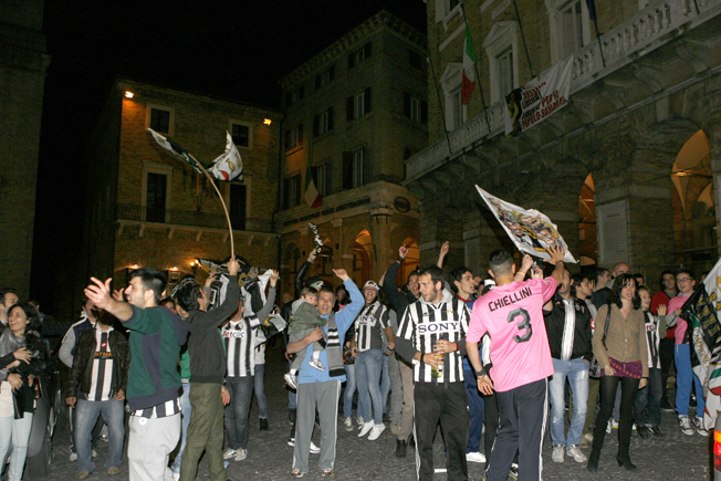 Festa-Juventus-Piazza-della-Libertà-Macerata-19