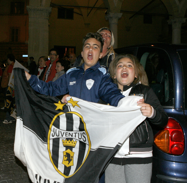 Festa-Juventus-Piazza-della-Libertà-Macerata-8