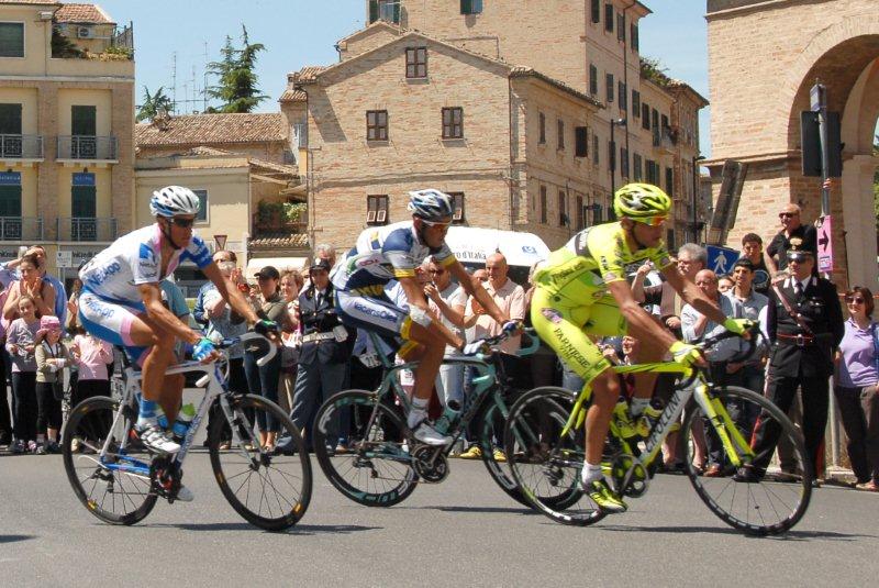 Giro-a-Macerata-foto-di-Carlo-Torresi-6