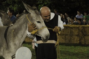 Lasino-parla-al-cavaliere-della-Maestà