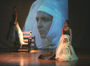 Parlami-illusione-parlami-foto-di-scena-1-300x220