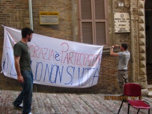 Sit in di protesta (5) Sit-in-di-protesta-5-300x225