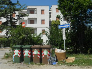 Sporcizia-a-Porto-Recanati-2-300x225