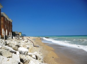 spiaggia porto recanati sud ABITAZIONI2_1 spiaggia-porto-recanati-sud-ABITAZIONI2_1-300x219