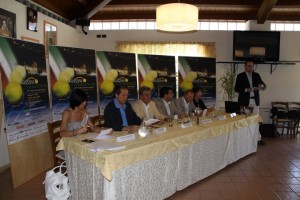 LA-CONFERENZA-STAMPA