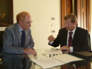 UNIMC_florida_gulf_coast_uni_firma_accordo_04-300x225