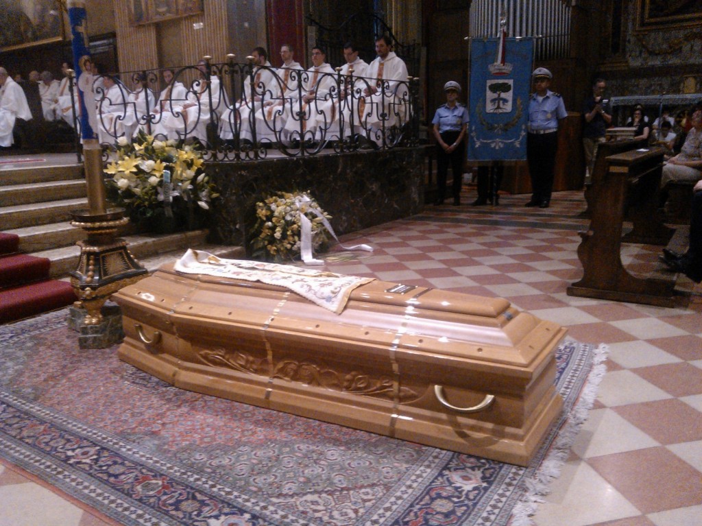 funerale-don-peter3-1024x767